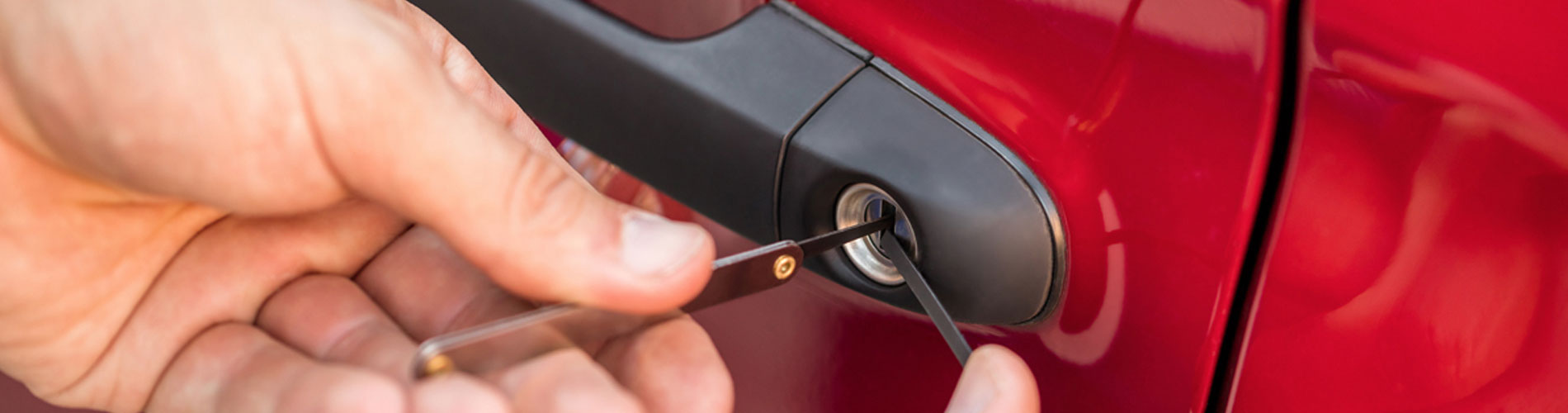 Линейка для вскрытия дверей авто. Аварийное открывание дверей машины. Аварийная открывание машины. Вскрытие замков авто. Аварийное вскрытие автомобилей.