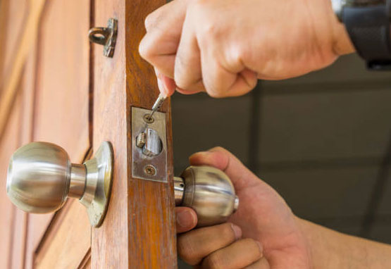 professional locksmith contractors Chinatown